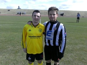 Milan og Bjarni fyrirliðar fyrir leikinn í dag.