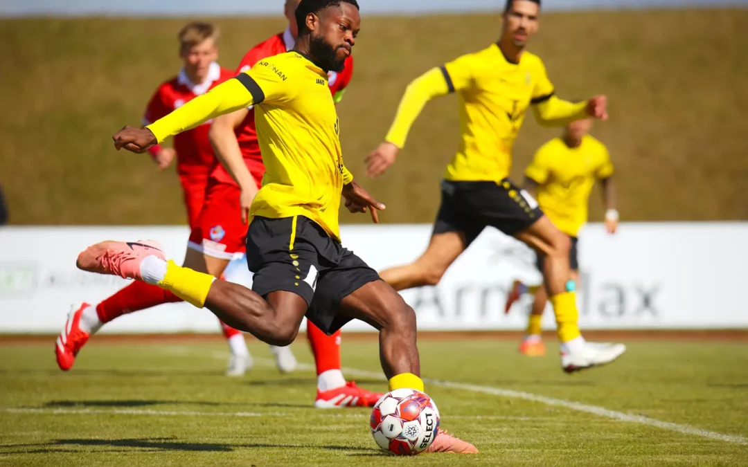 Jordan Adeyemo framlengir við Ægi